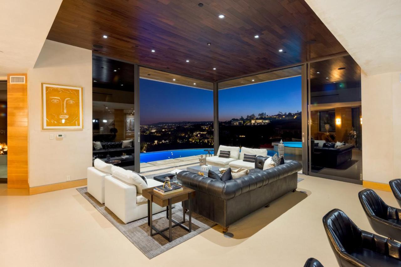 Blue Jay Modern Villa *